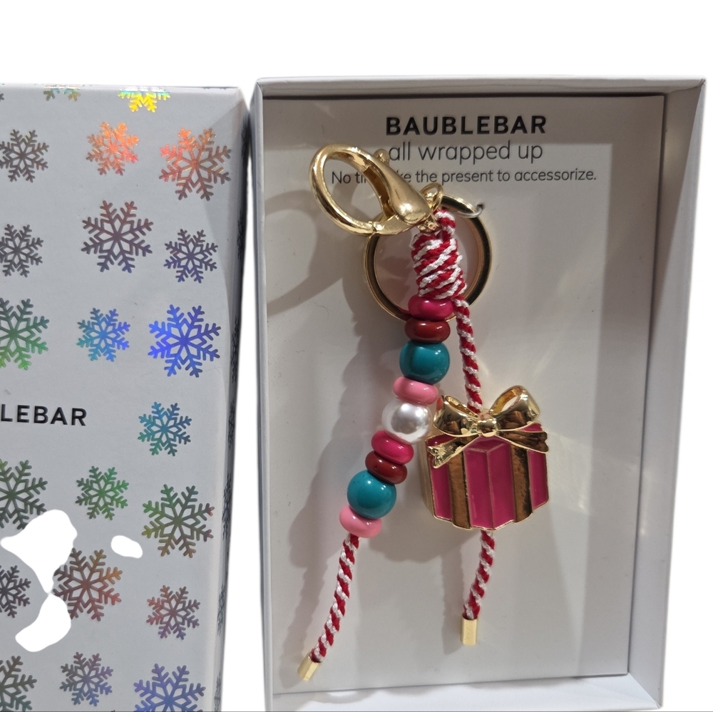 💓▪️BaubleBar ▪️Holiday Keychain Bag Charm" No Time Like The Present " - Picture 3 of 5